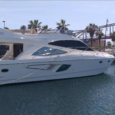 מלון סנט אדריה דה בסוס Yacht In Barcelona מראה חיצוני תמונה