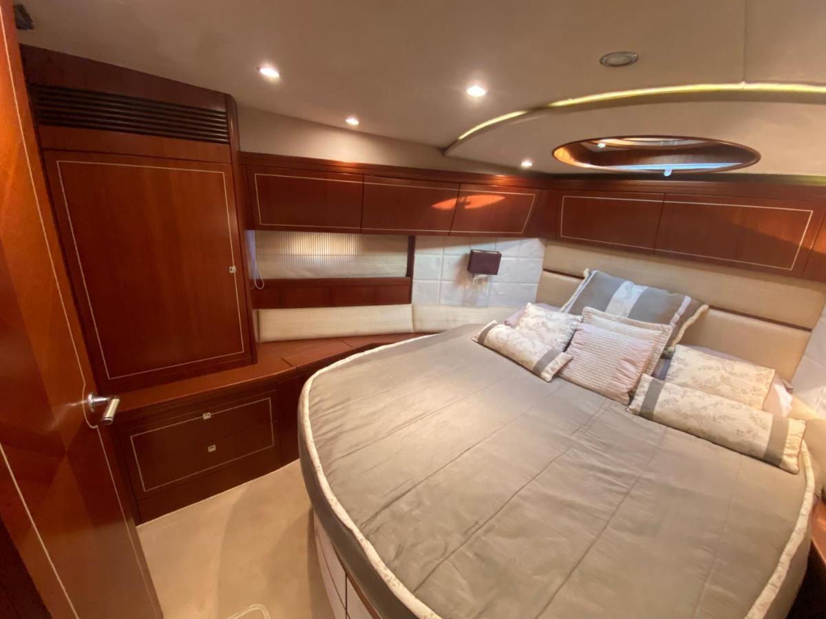 מלון סנט אדריה דה בסוס Yacht In Barcelona מראה חיצוני תמונה