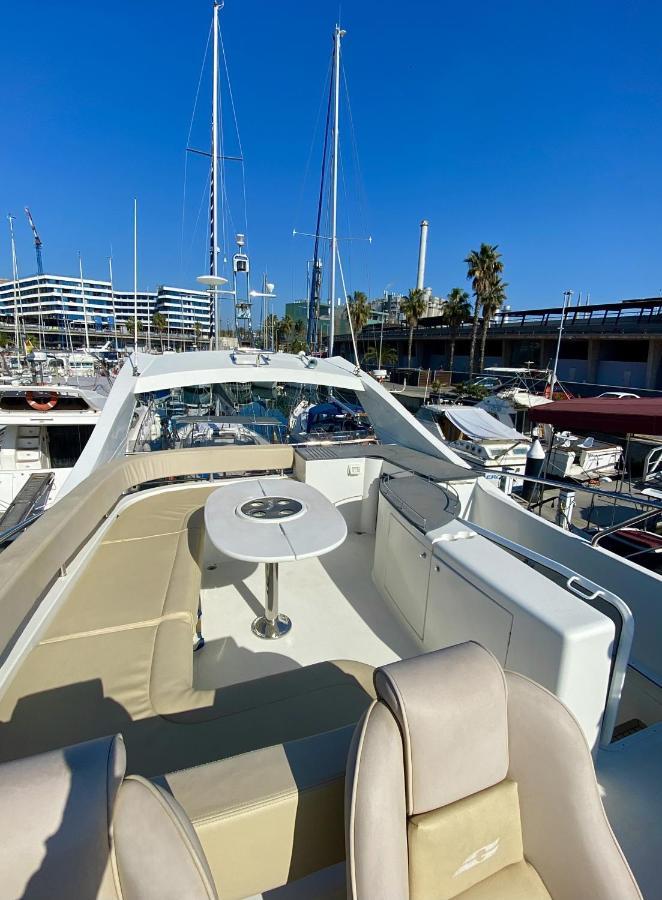 מלון סנט אדריה דה בסוס Yacht In Barcelona מראה חיצוני תמונה