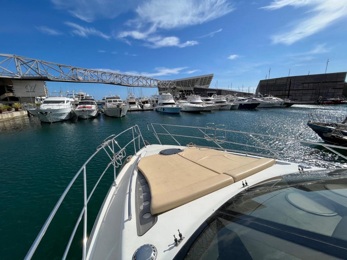 מלון סנט אדריה דה בסוס Yacht In Barcelona מראה חיצוני תמונה